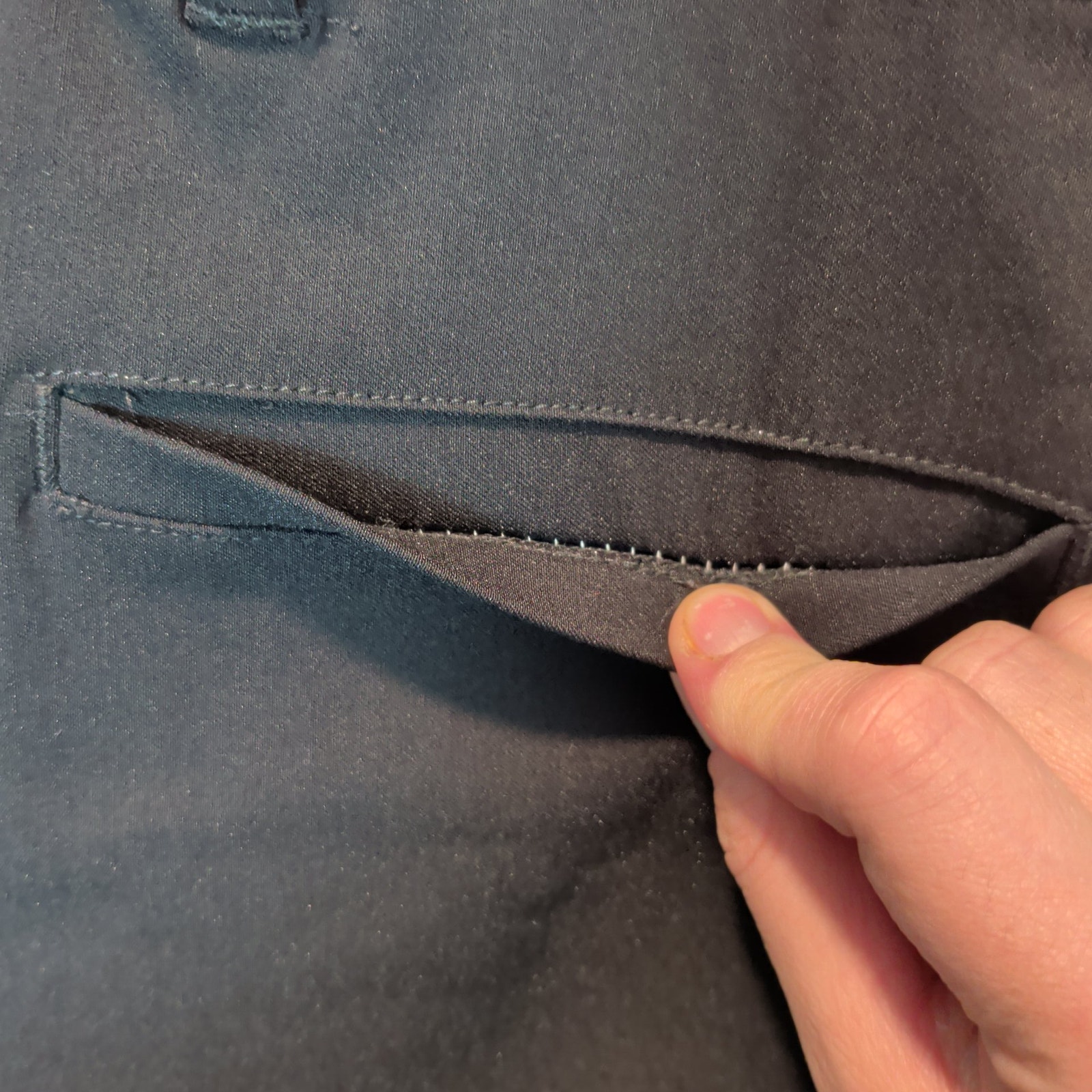 A Putnam Women's Sz M Black Crop Kick Flare Pull On Pants Stretch — image 6 of 7